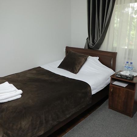 Hotel Brick House Самарканд Екстериор снимка
